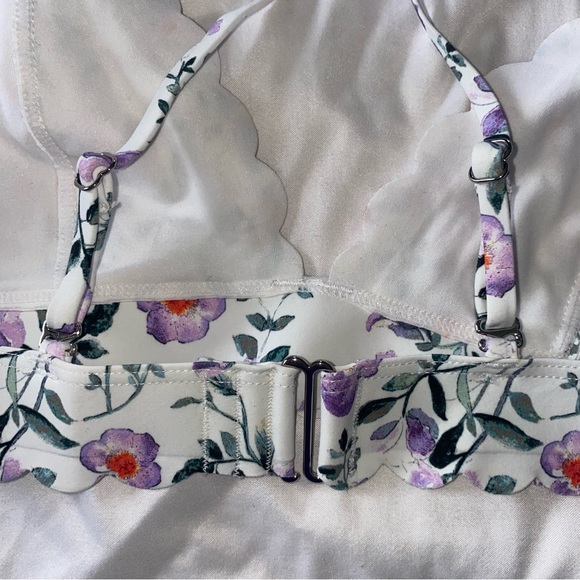 H&M Scalloped Triangle Bikini Top - Picture 3 of 4